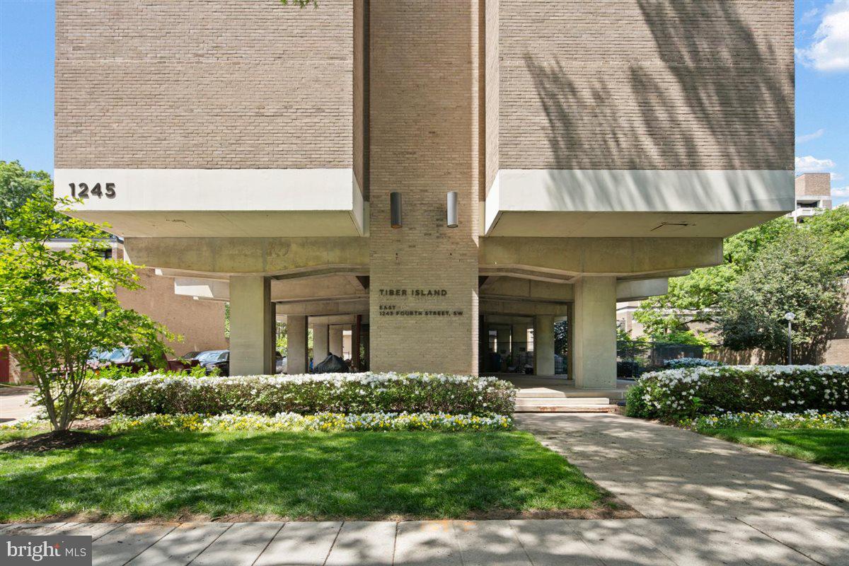 1245 4TH STREET SW E707