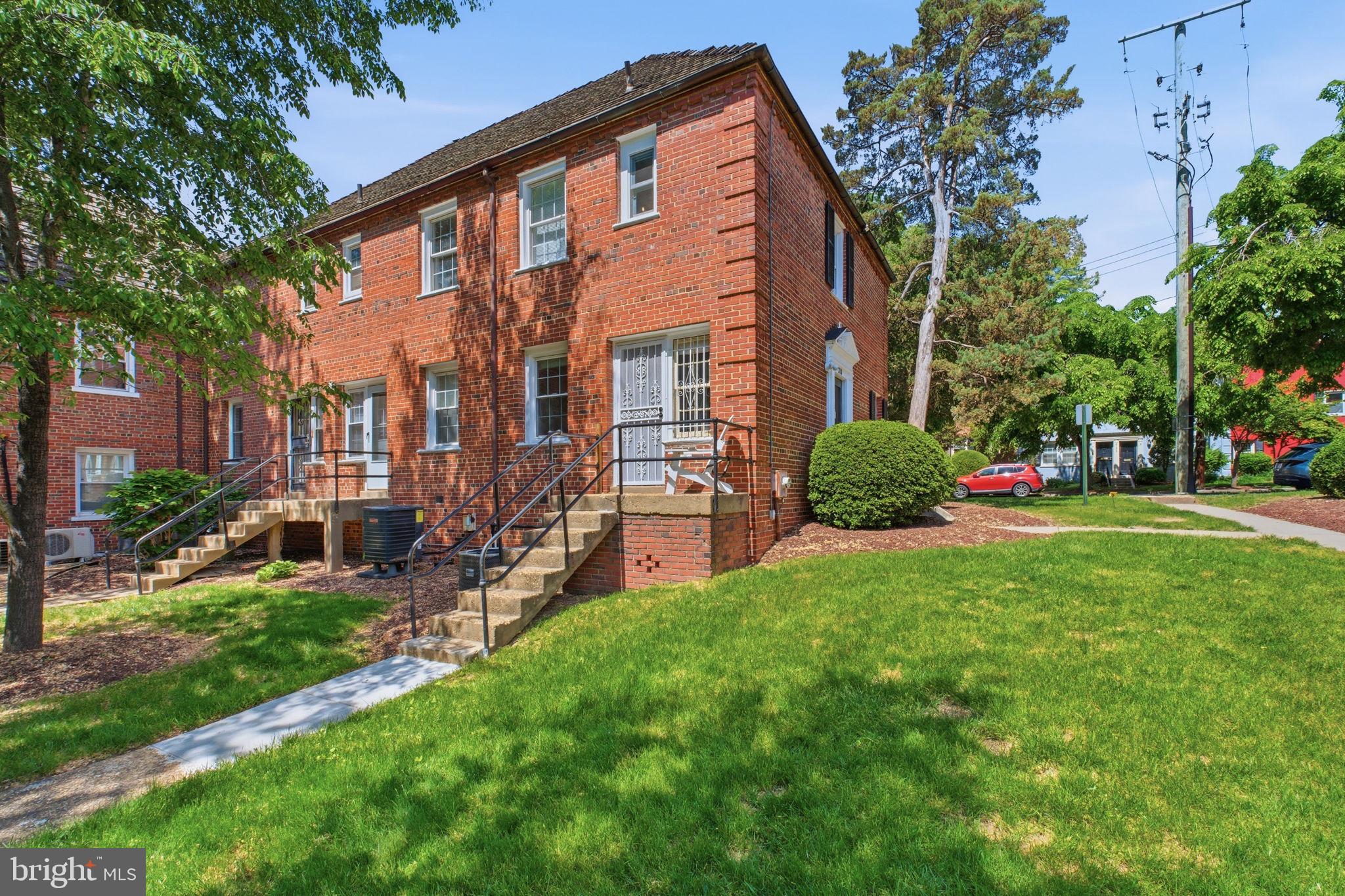2118 SUITLAND TERRACE SE
