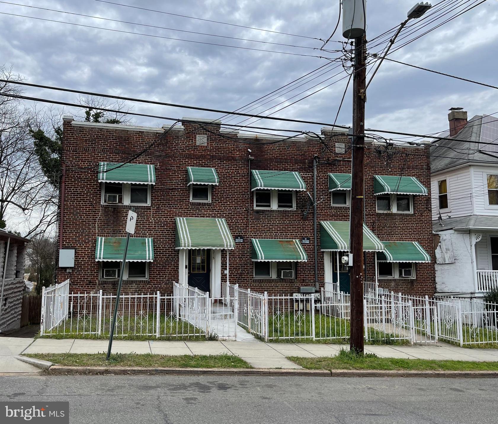 2513-15 22ND STREET NE