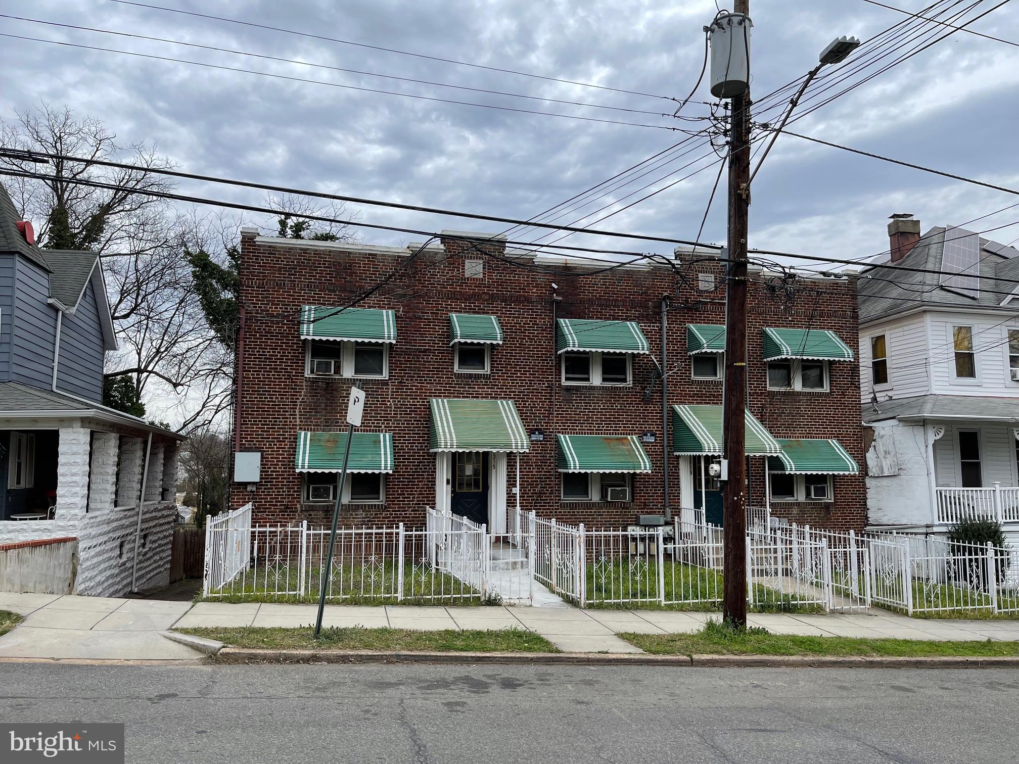 2513-2515 22ND STREET NE