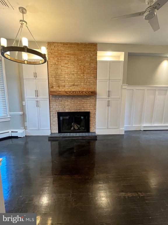 547 4TH STREET SE UPPER LEVEL