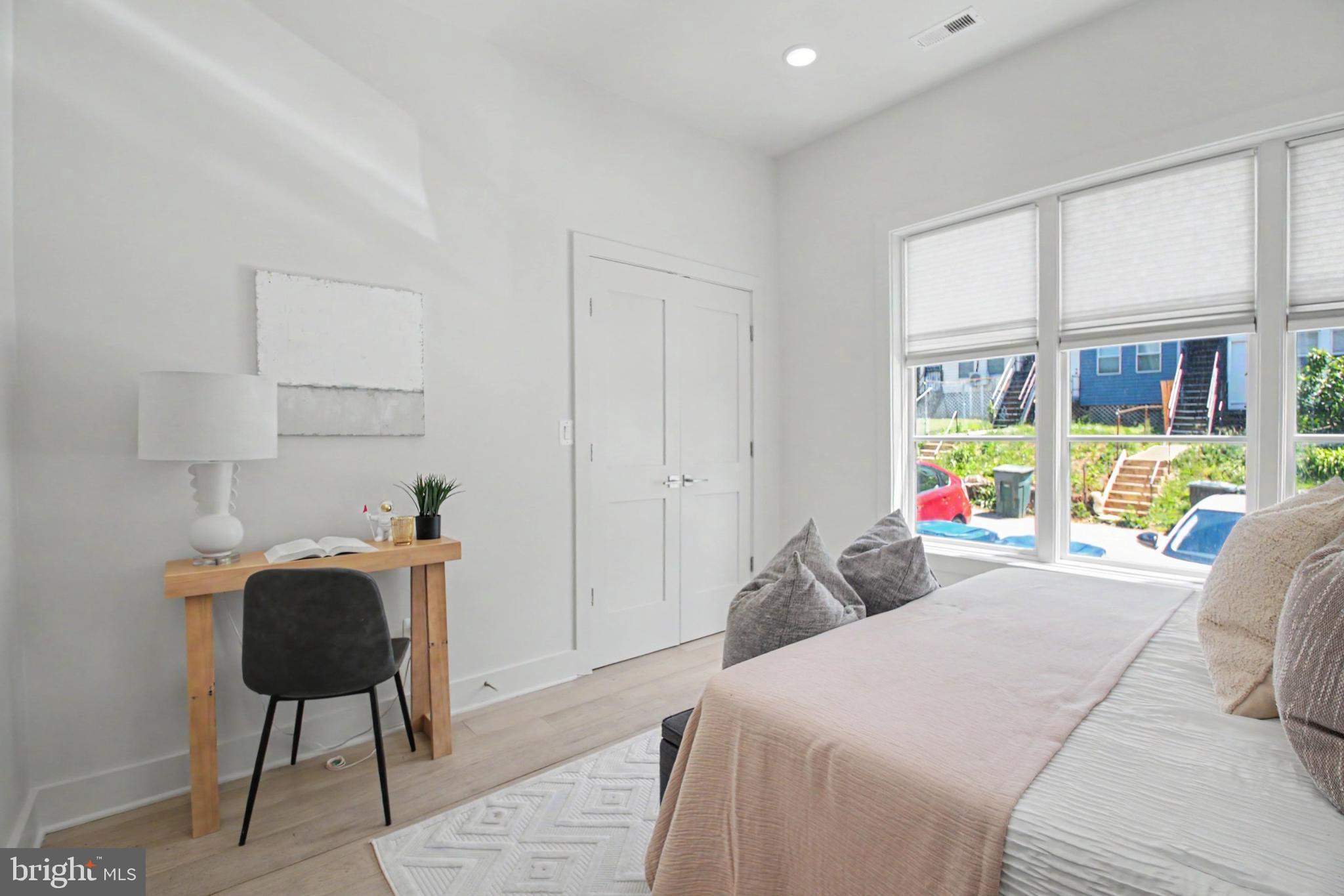 1009 17TH STREET NE 11