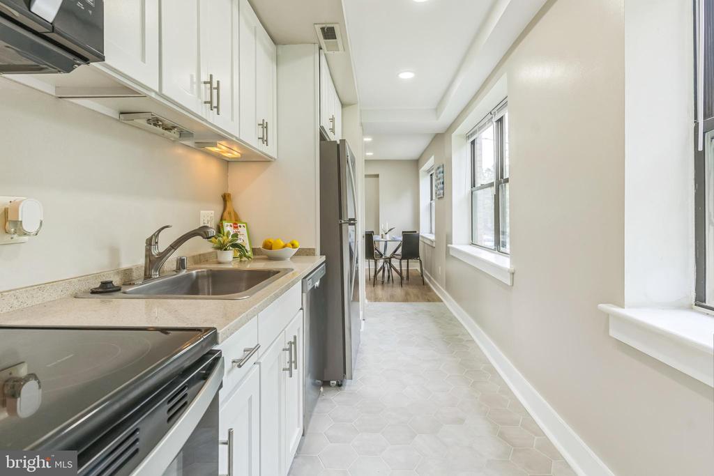 212 OAKWOOD STREET SE 115
