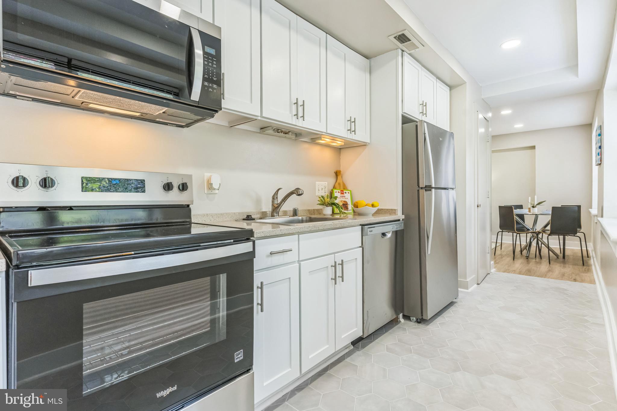 212 OAKWOOD STREET SE 115