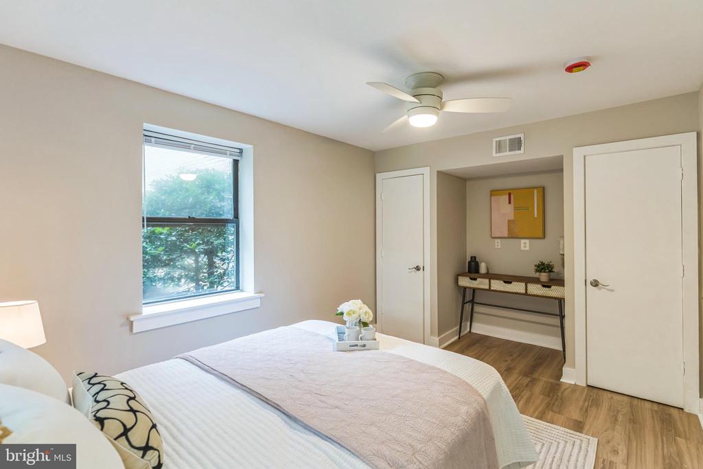 212 OAKWOOD STREET SE 115