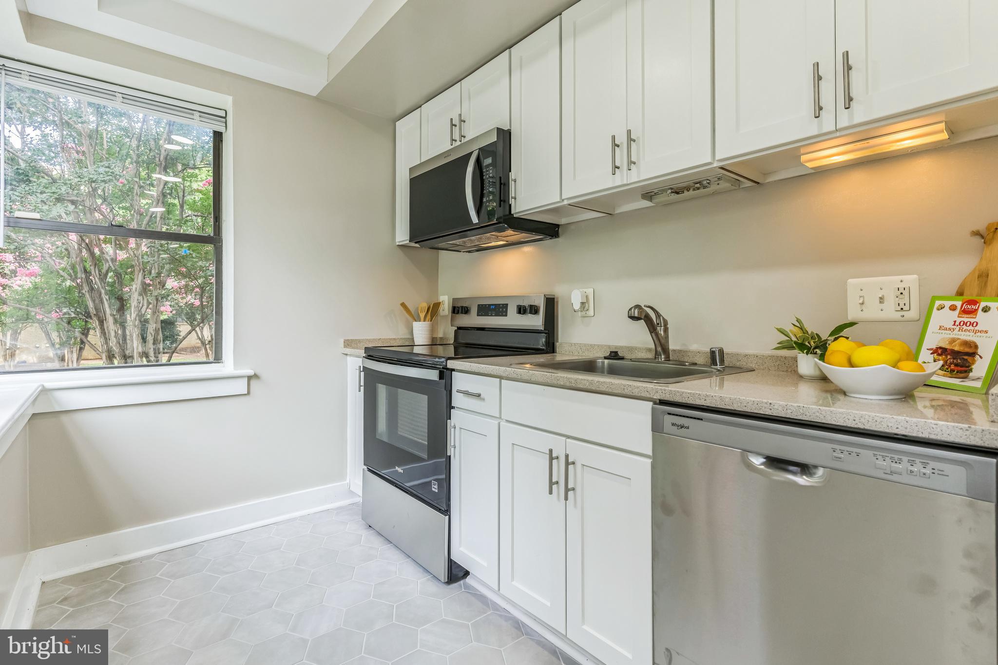 212 OAKWOOD STREET SE 115