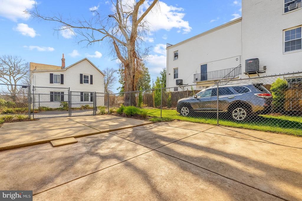 2505 NAYLOR ROAD SE