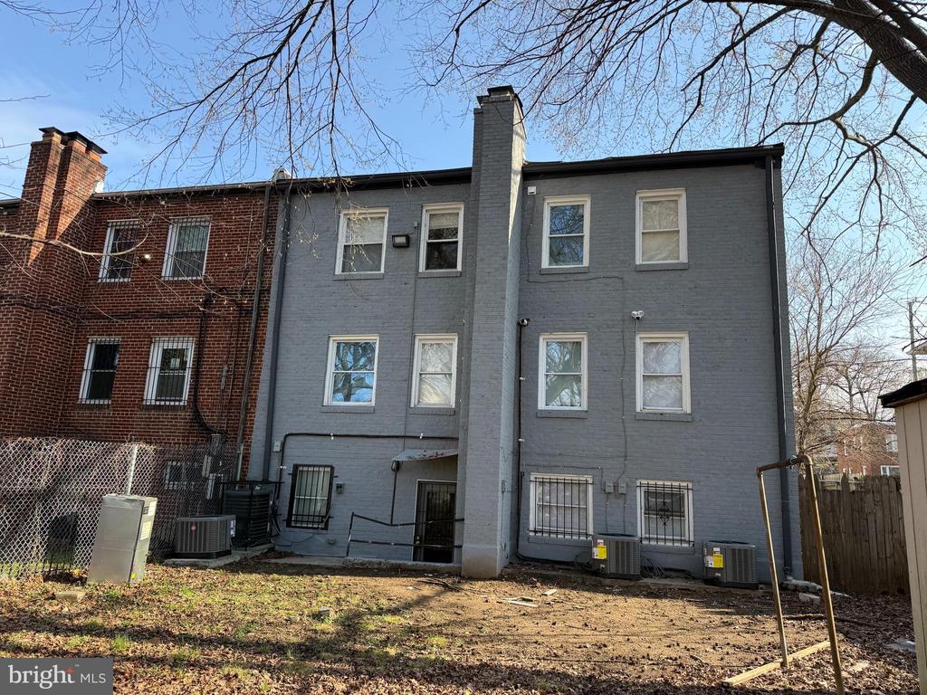 1416 EASTERN AVENUE NE