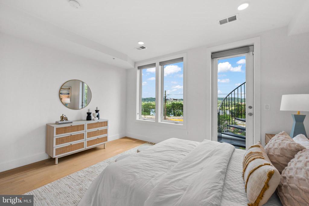1515 K STREET SE 3