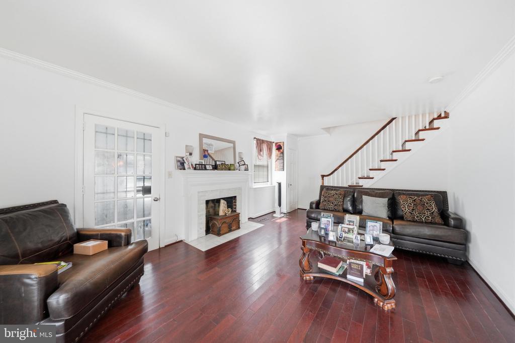 1494 DOUGLAS STREET NE