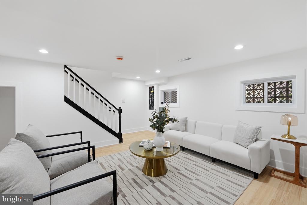 129 HAMILTON STREET NW
