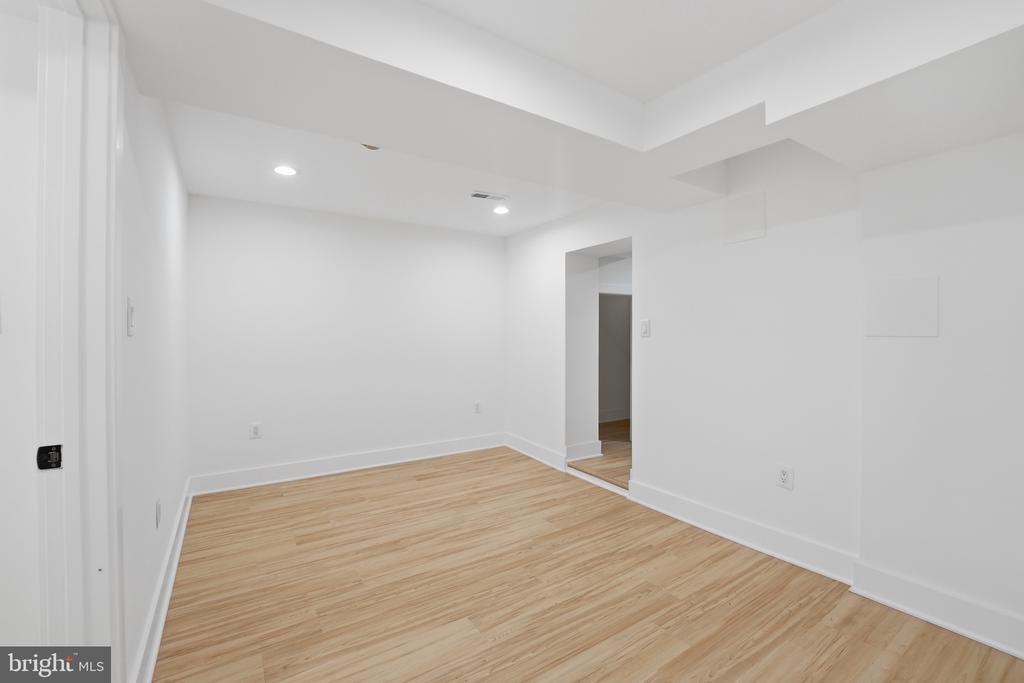 129 HAMILTON STREET NW