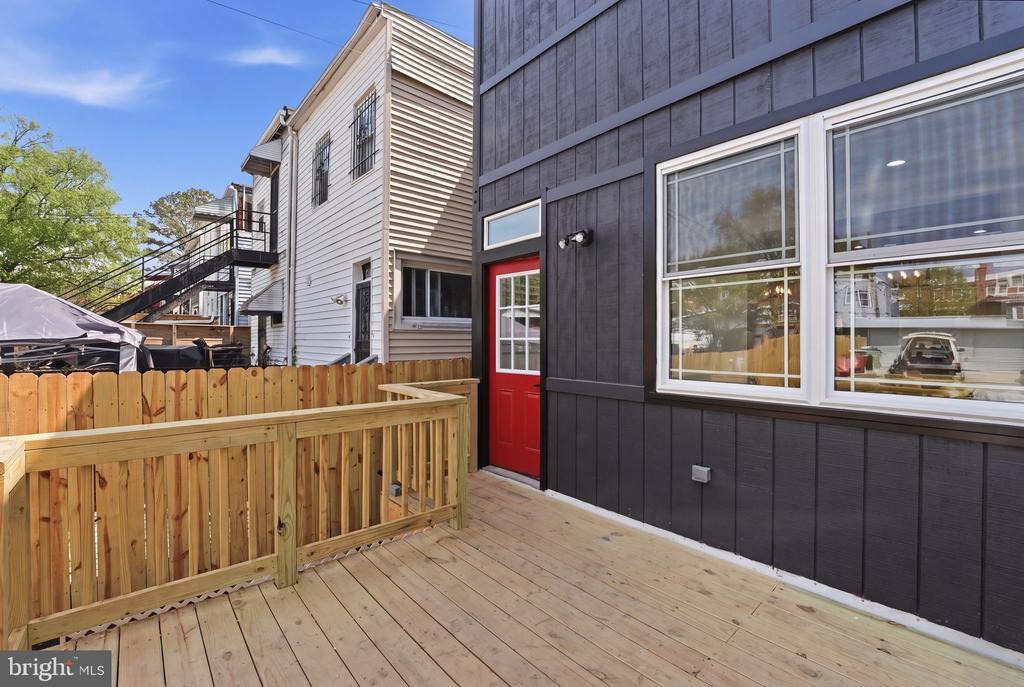 129 HAMILTON STREET NW