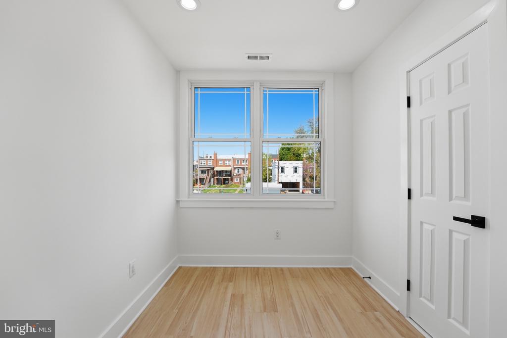 129 HAMILTON STREET NW