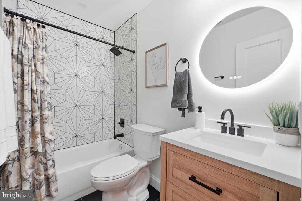 5520 NORTH CAPITOL STREET NW