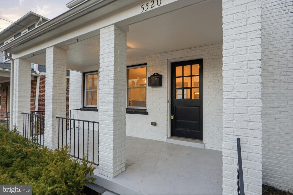 5520 NORTH CAPITOL STREET NW