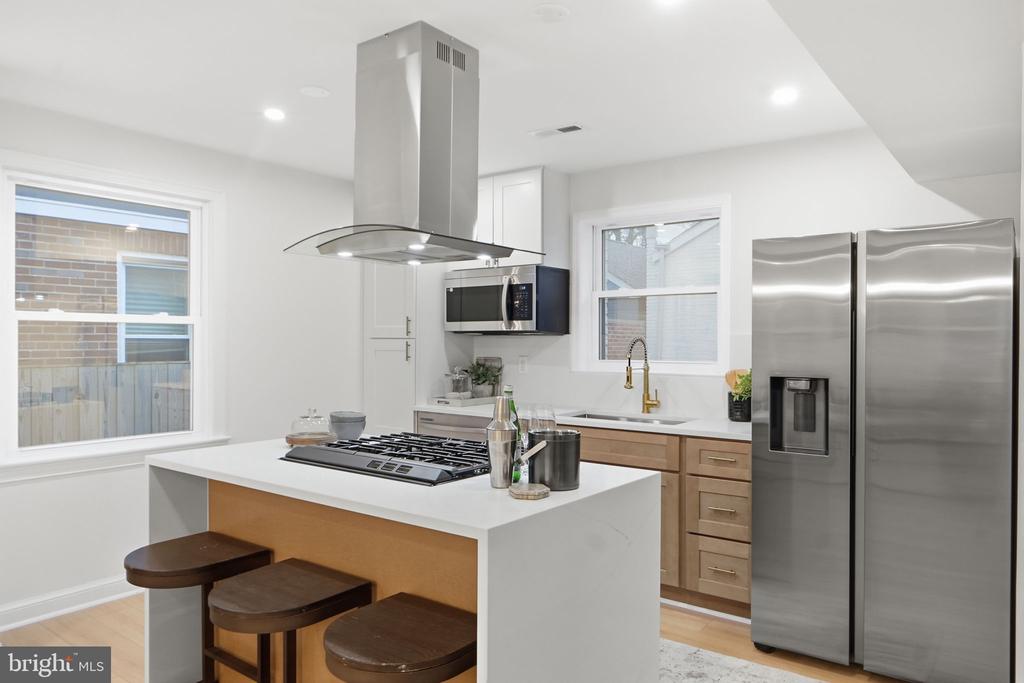 5520 NORTH CAPITOL STREET NW