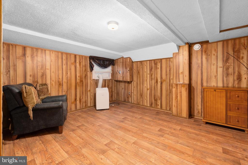 2835 4TH STREET NE