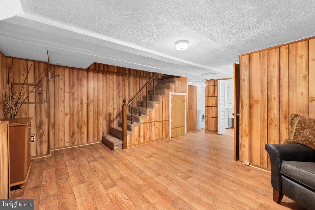 2835 4TH STREET NE