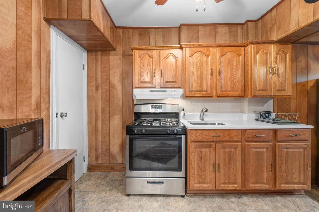2835 4TH STREET NE