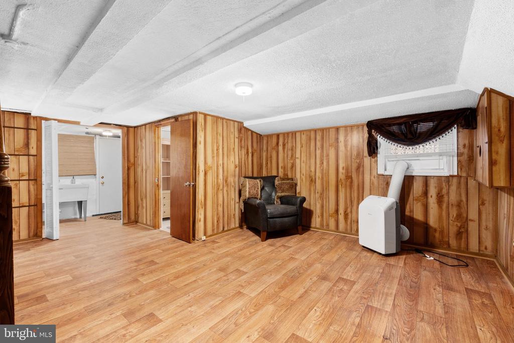 2835 4TH STREET NE