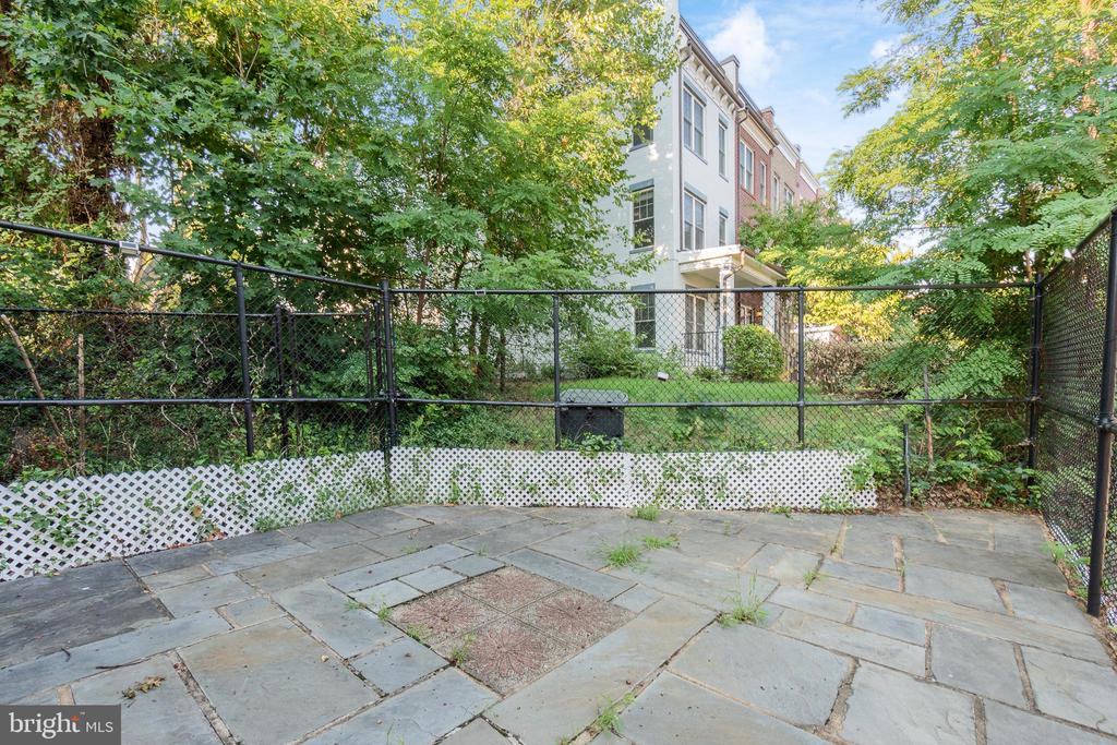 2835 4TH STREET NE