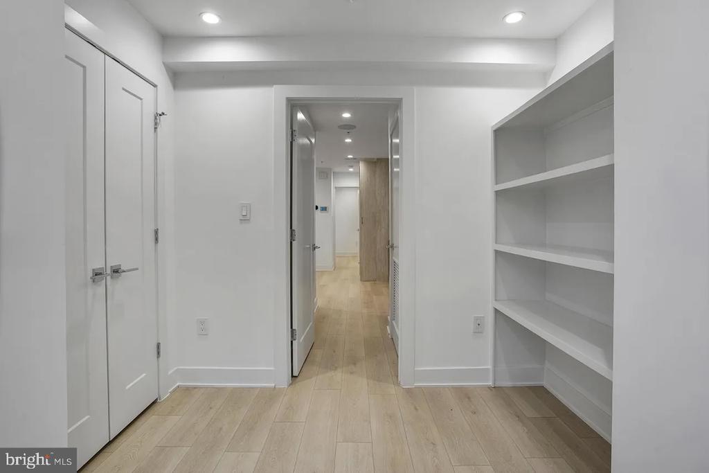 4 R STREET NW 4