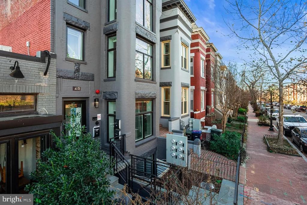 4 R STREET NW 4