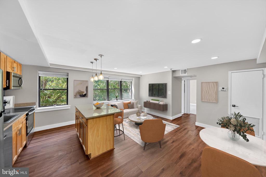 212 OAKWOOD STREET SE 213