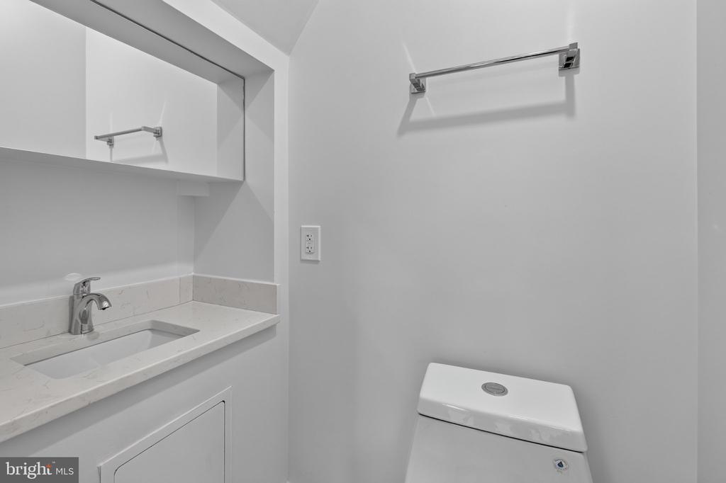 1650 Columbia RD NW #401