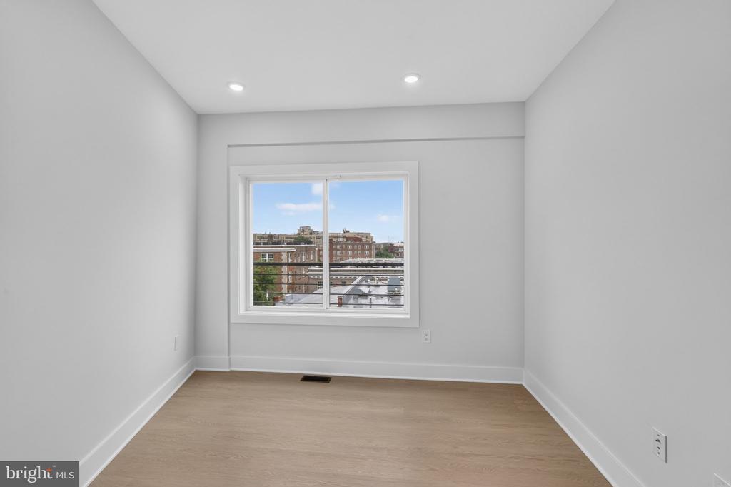 1650 Columbia RD NW #401