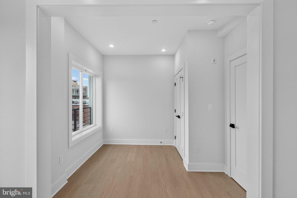 1650 Columbia RD NW #401