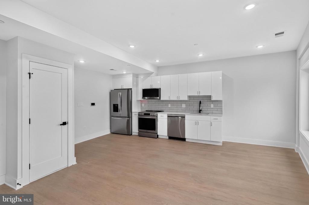 1650 Columbia RD NW #401