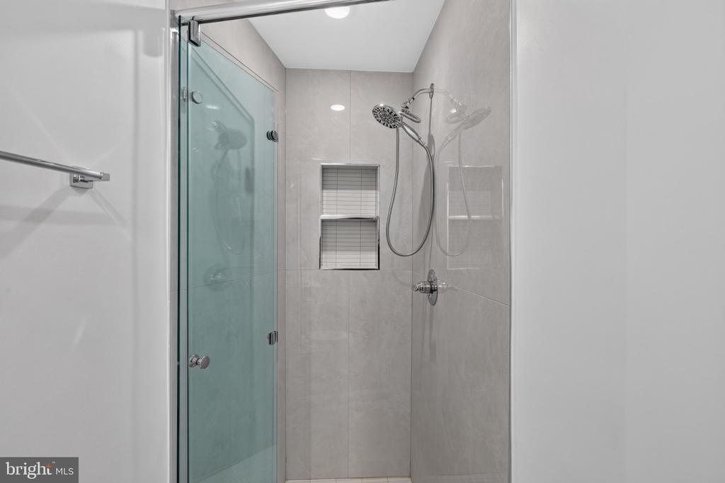 1650 Columbia RD NW #401