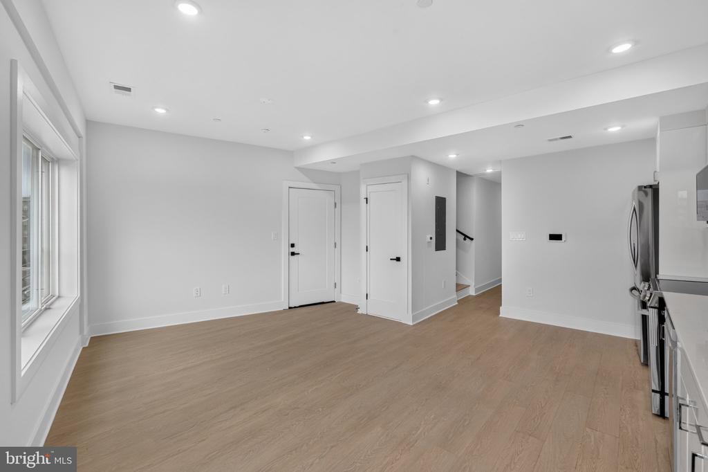 1650 Columbia RD NW #401