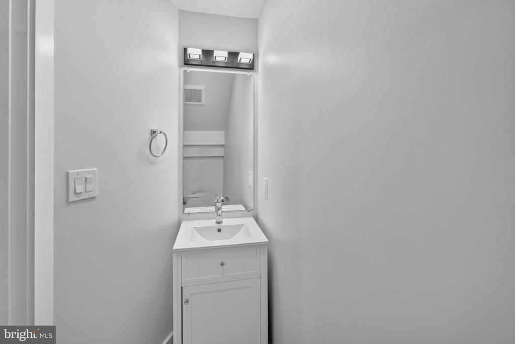1650 Columbia RD NW #402