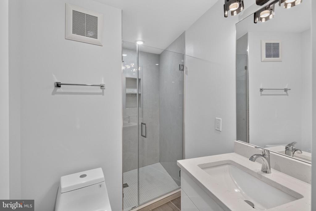 1650 Columbia RD NW #402