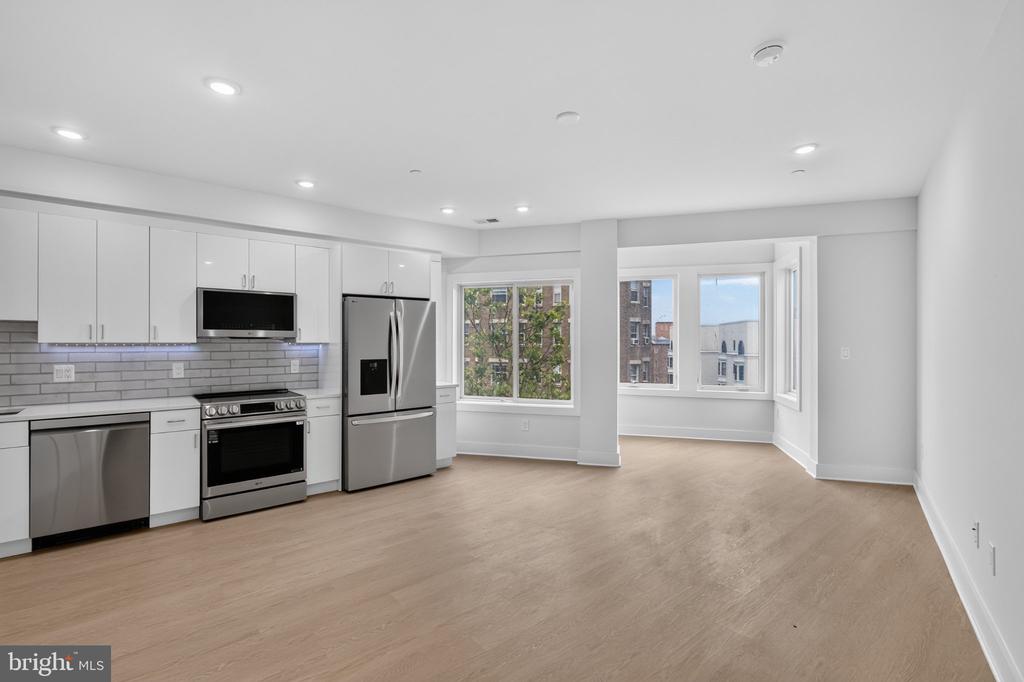 1650 Columbia RD NW #402