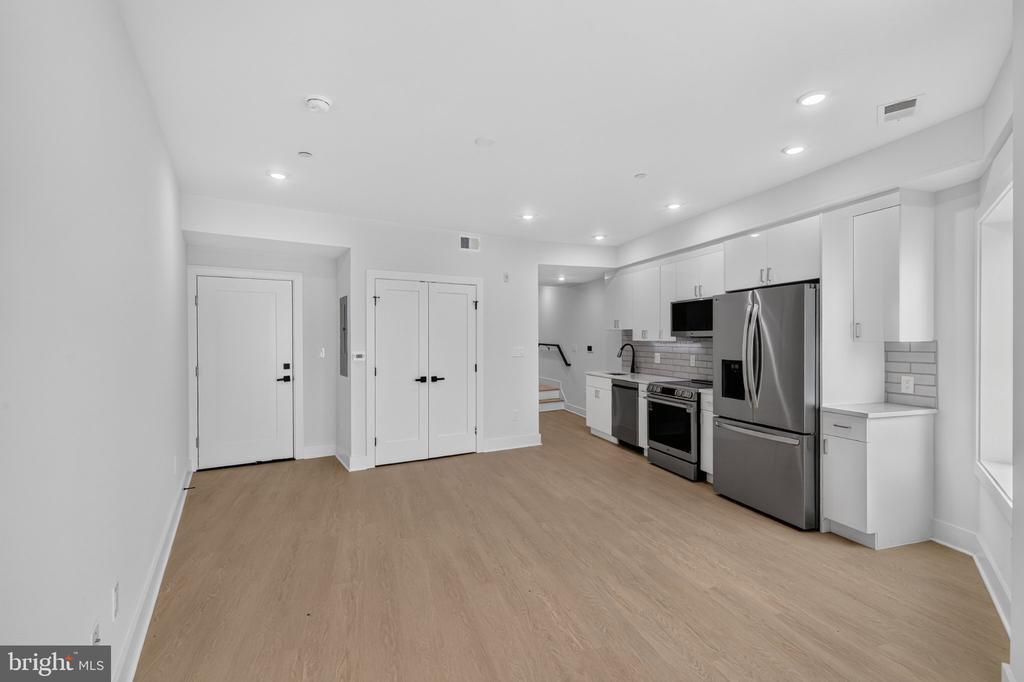 1650 Columbia RD NW #402