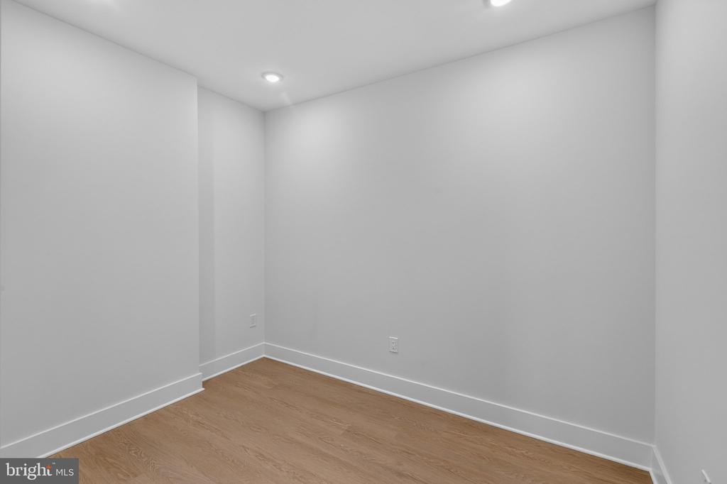 1650 Columbia RD NW #402