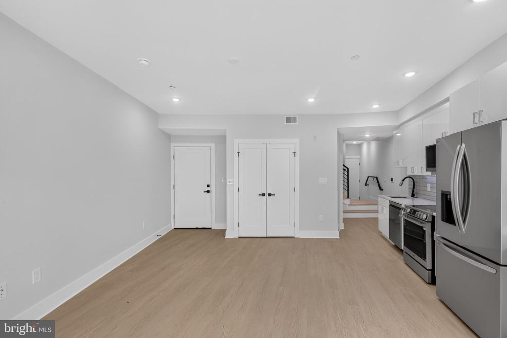 1650 Columbia RD NW #402