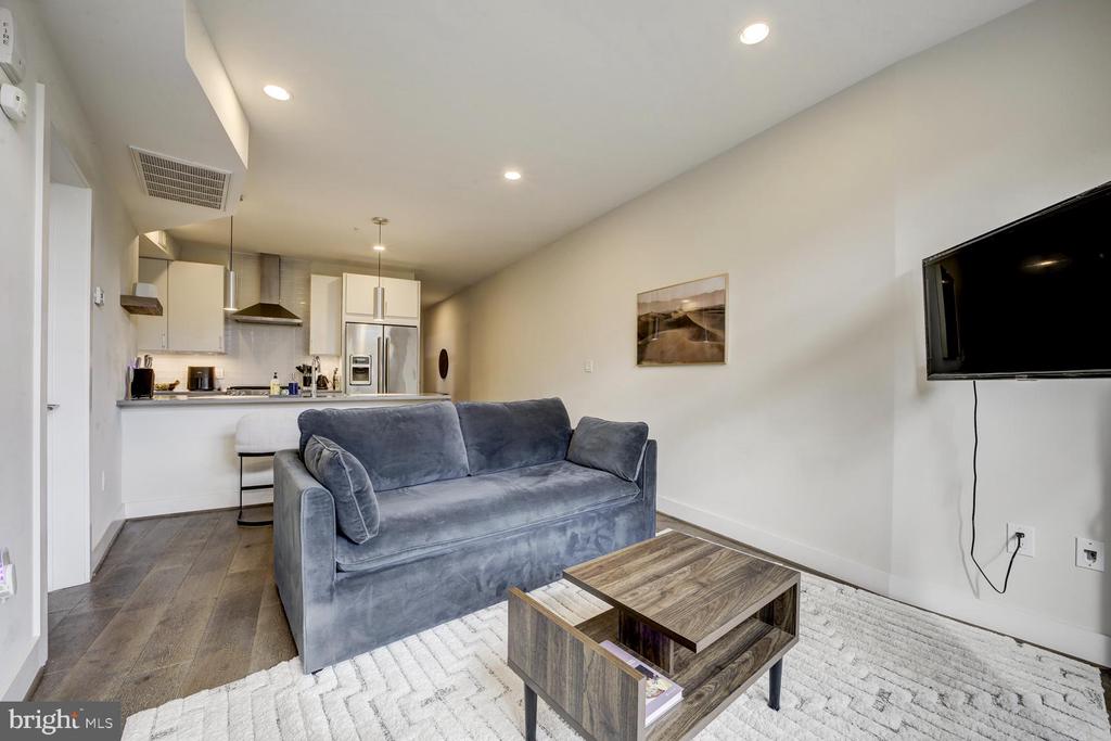 2337 CHAMPLAIN STREET NW Unit: 104