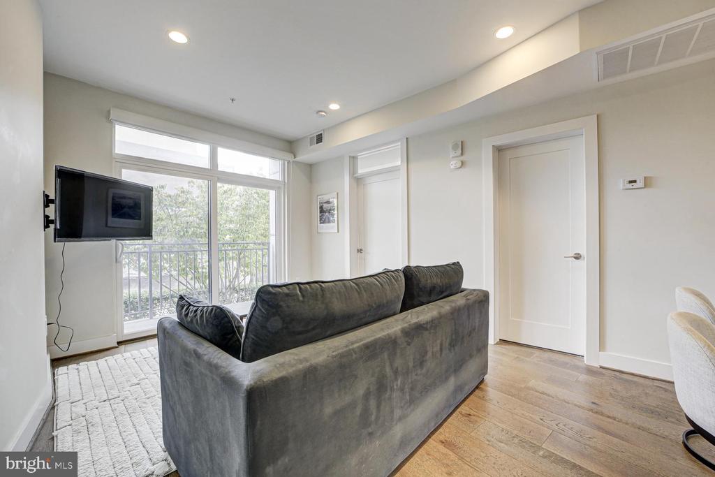 2337 CHAMPLAIN STREET NW Unit: 104