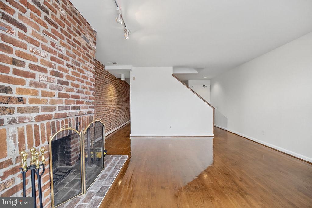 410 11TH STREET NE Unit: 14