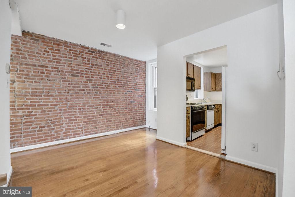 410 11TH STREET NE Unit: 14