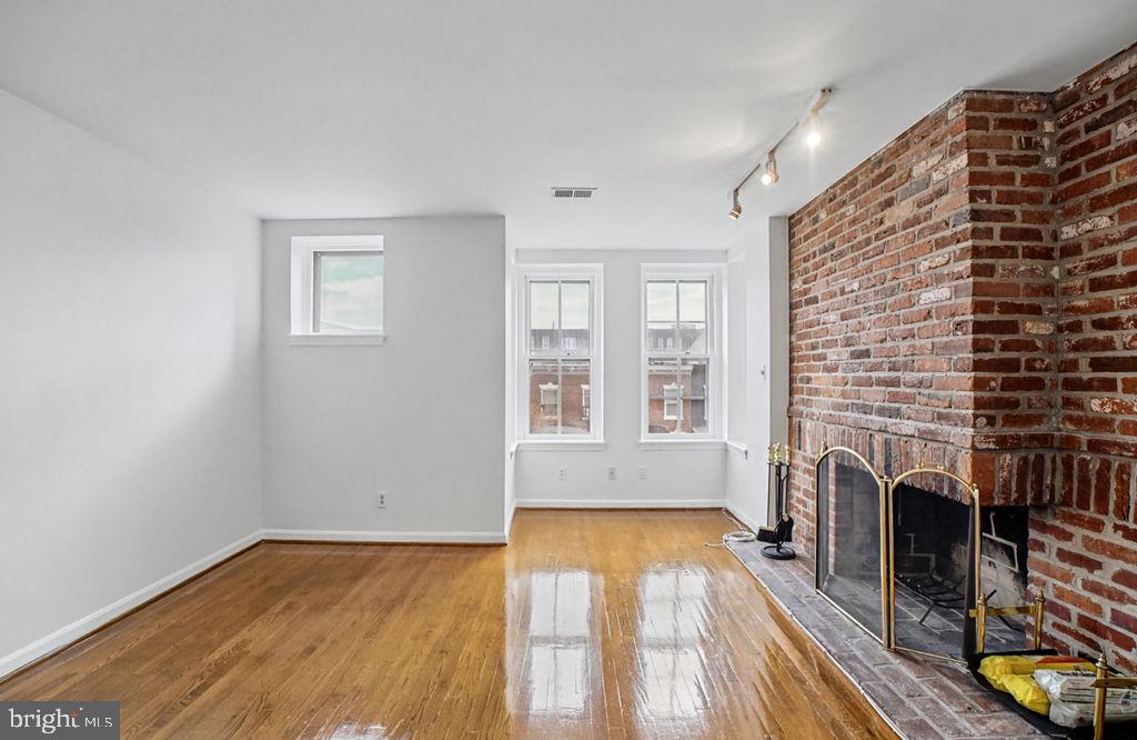 410 11TH STREET NE Unit: 14
