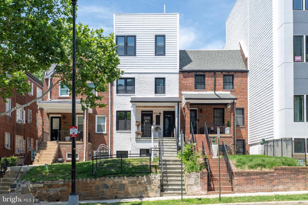 1626 K STREET NE Unit: B