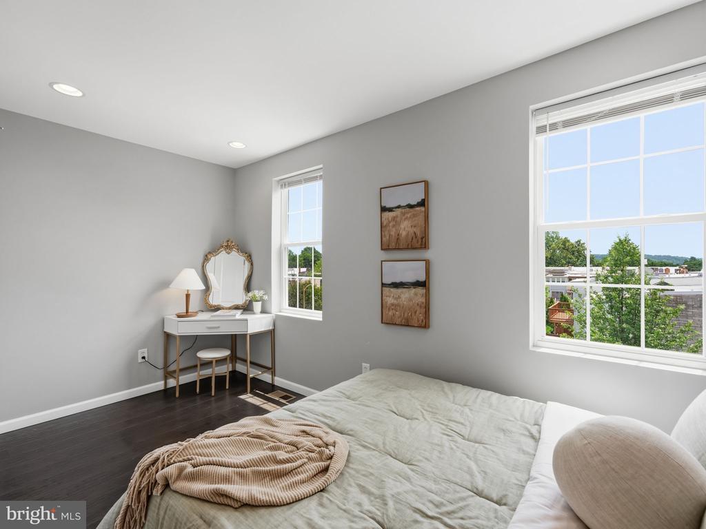 1705 D STREET SE Unit: 2