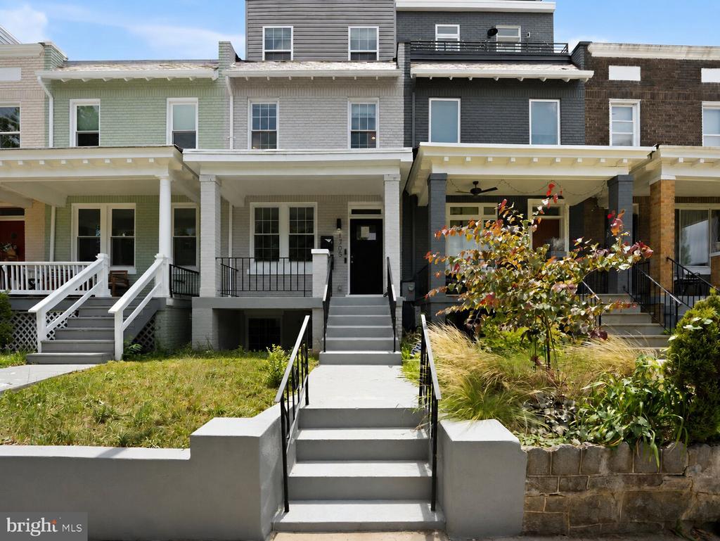 1705 D STREET SE Unit: 2
