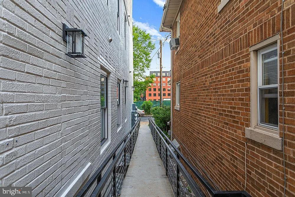 1109 FERN STREET NW Unit: 301